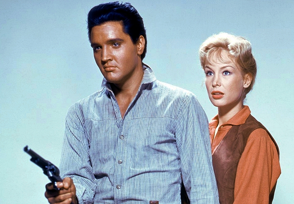 Elvis Presley e Barbara Eden - Estrela de Fogo