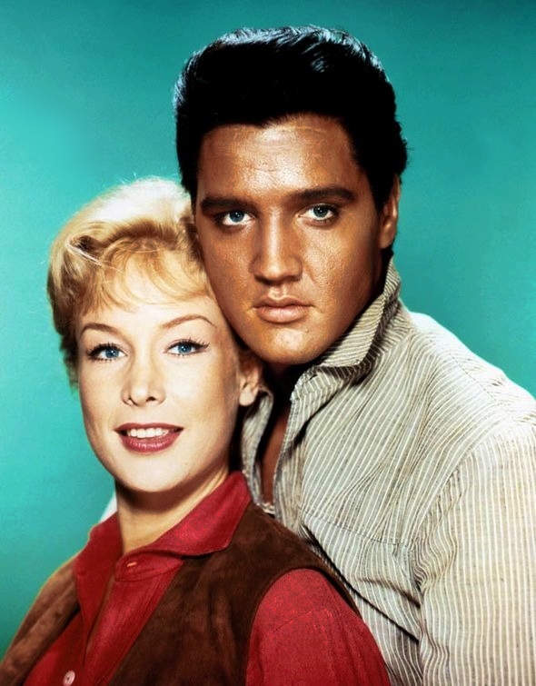 Elvis Presley e Barbara Eden - Estrela de Fogo