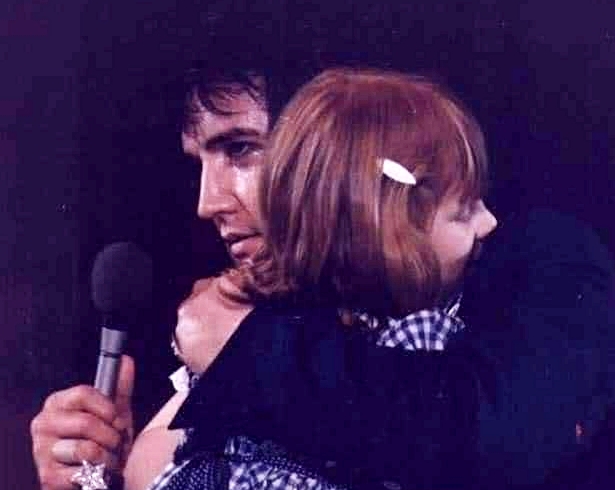 Elvis Presley e a menininha cega – Um encontro emocionante